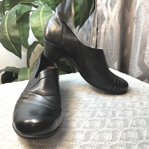 Rockport Cobb Hill Adele Black Leather Women’s Tailored Slip On Shoes Size 11M - Picture 2 of 11